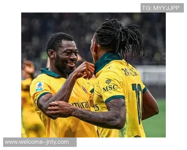 意天空报道莱奥福法纳缺席对阵萨索洛比赛进行单独训练