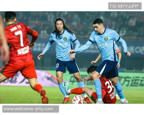 河南队凭李提香乌龙球领先浙江后防线三人染黄局势紧张